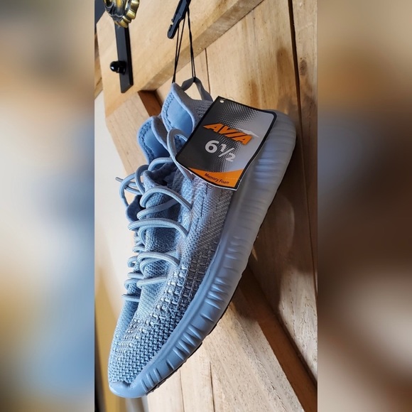 Avia Gray Memory Foam Mixed Knit Trainers, Size 6 1/2! - Picture 4 of 4